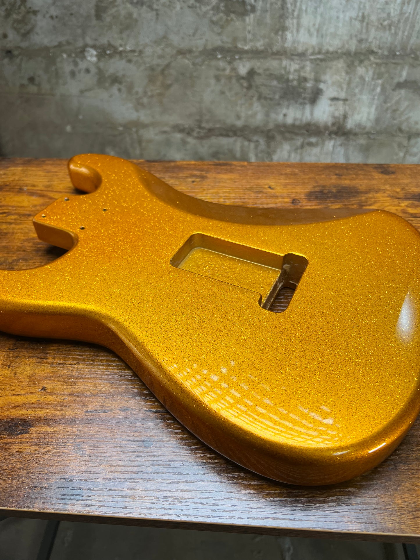 Warmtone CG Strat Guitar Body “Crazy Gold Sparkle”