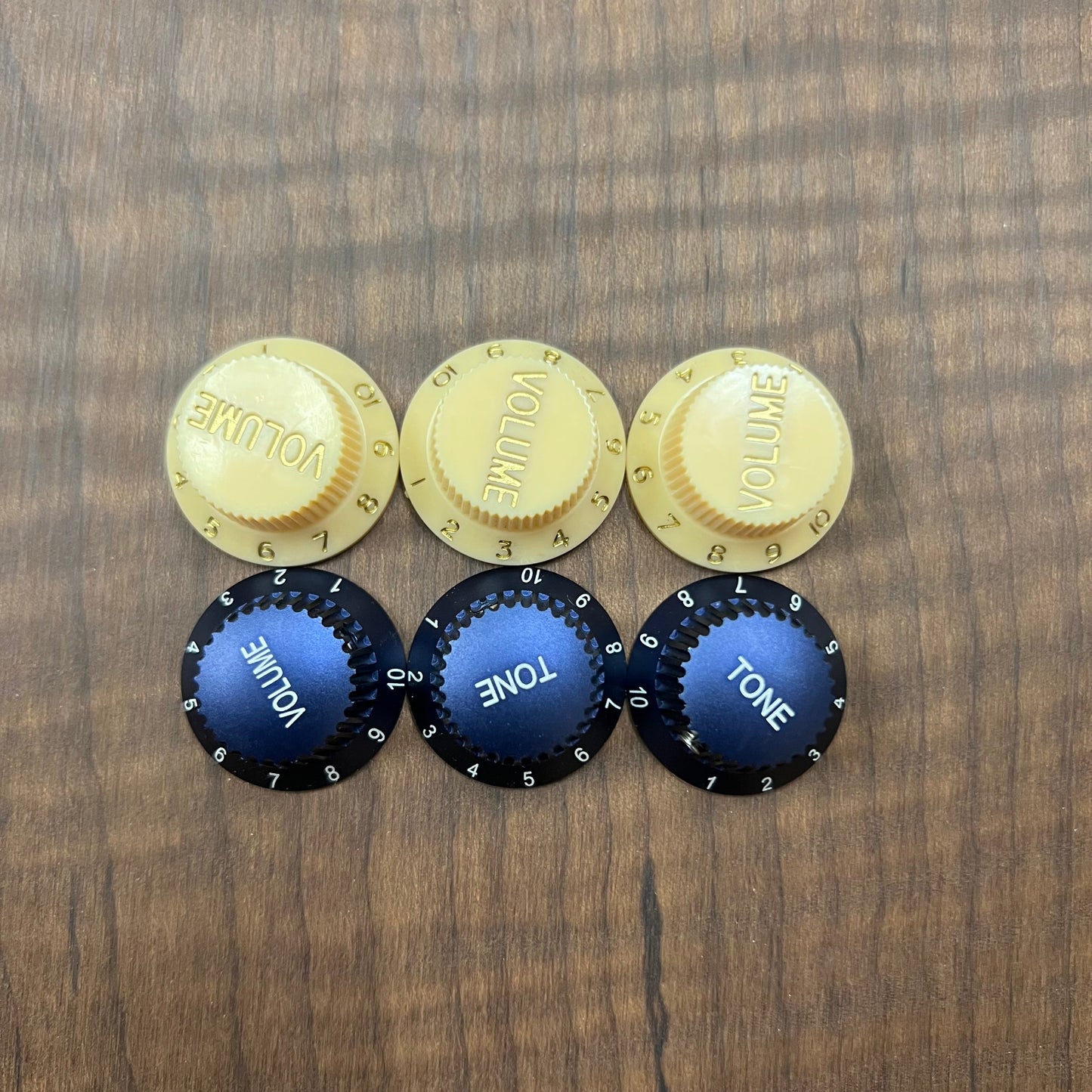 Warmtone Custom Guitars Finished Brass Strat Style Knobs Set Screw