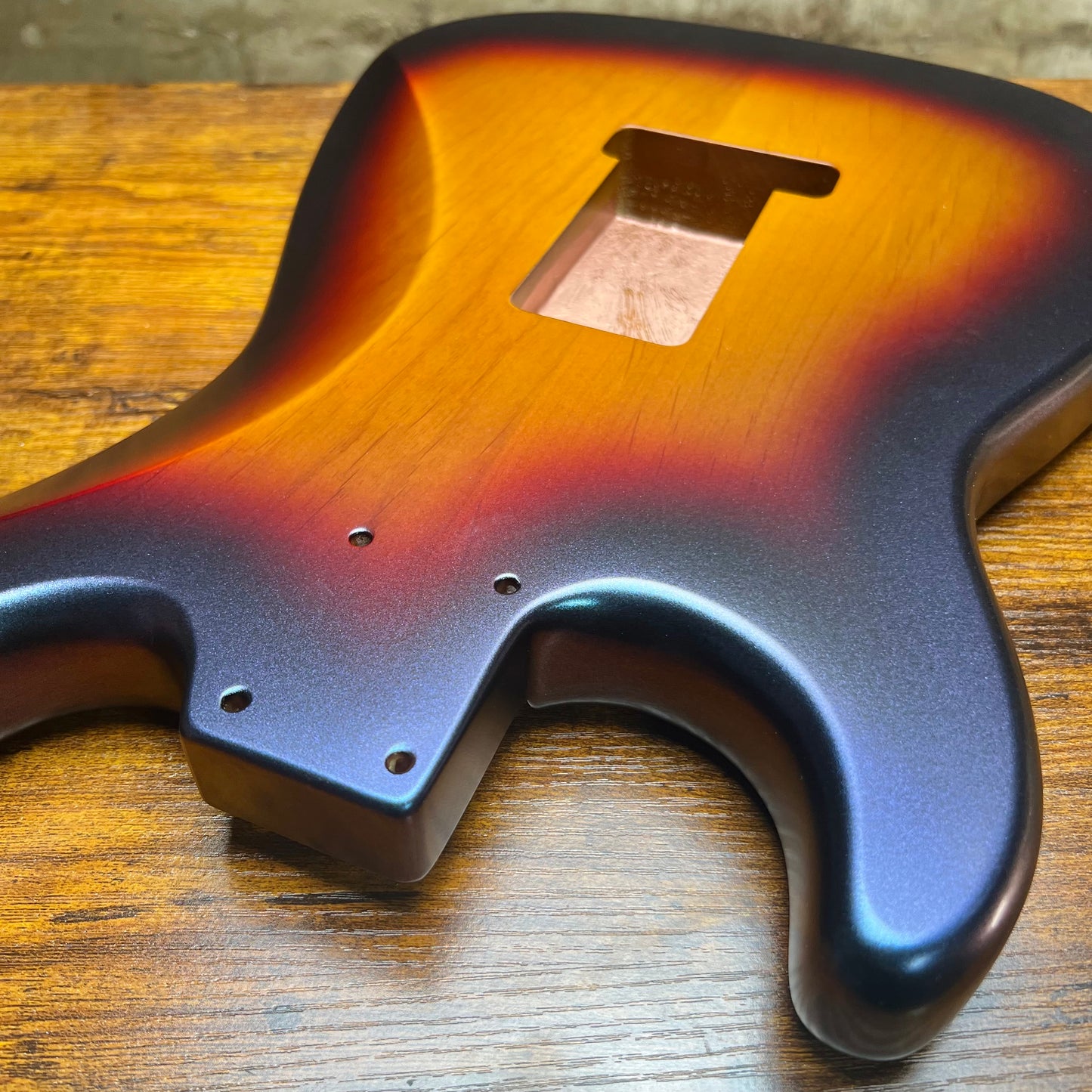 Warmtone Custom Guitars Strat Guitar Body “Colorshift Sunburst”