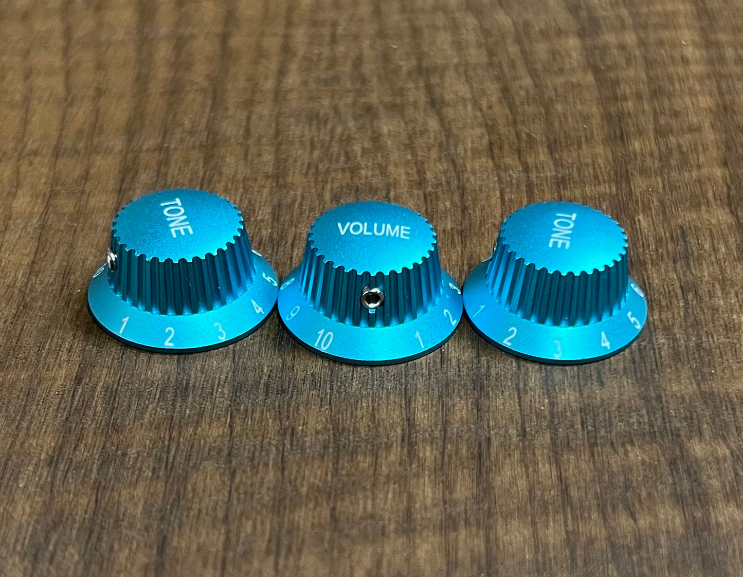 Warmtone CG Anodized Aluminum Strat Knob Set “Turquoise” Set Screw