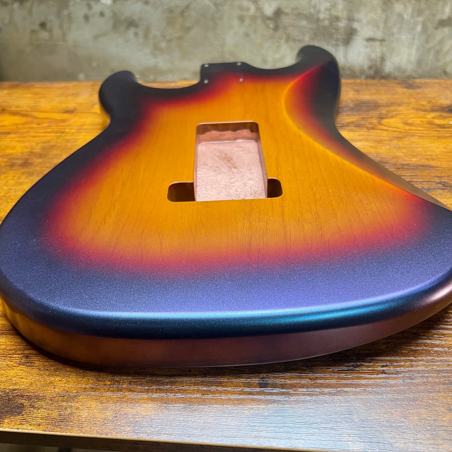 Warmtone Custom Guitars Strat Guitar Body “Colorshift Sunburst”