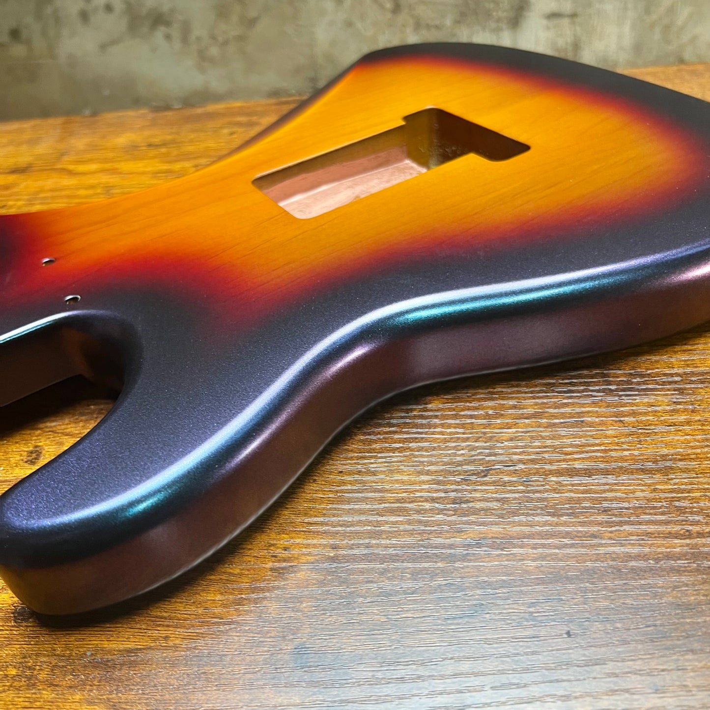 Warmtone Custom Guitars Strat Guitar Body “Colorshift Sunburst”