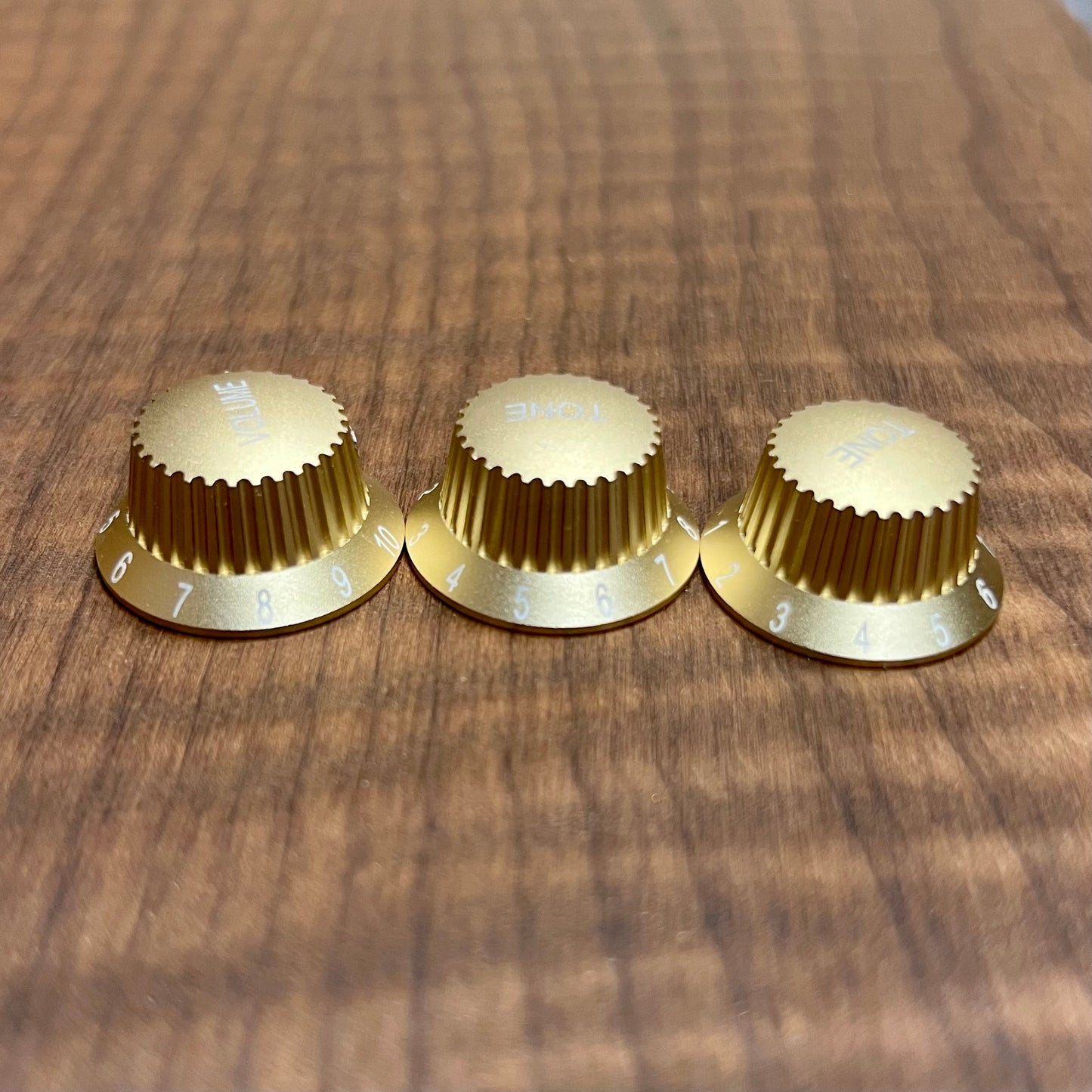 Warmtone CG Anodized Aluminum Strat Knob Set “Gold” Set Screw