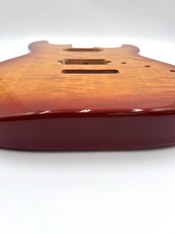 Warmtone Custom Guitars “Golden Burst”