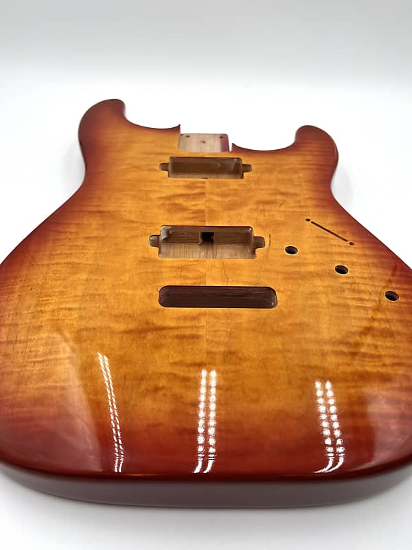 Warmtone Custom Guitars “Golden Burst”