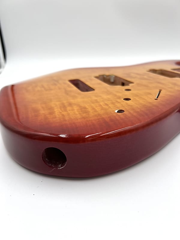 Warmtone Custom Guitars “Golden Burst”