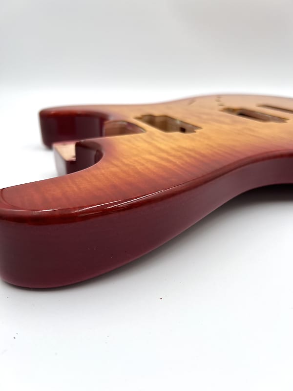 Warmtone Custom Guitars “Golden Burst”