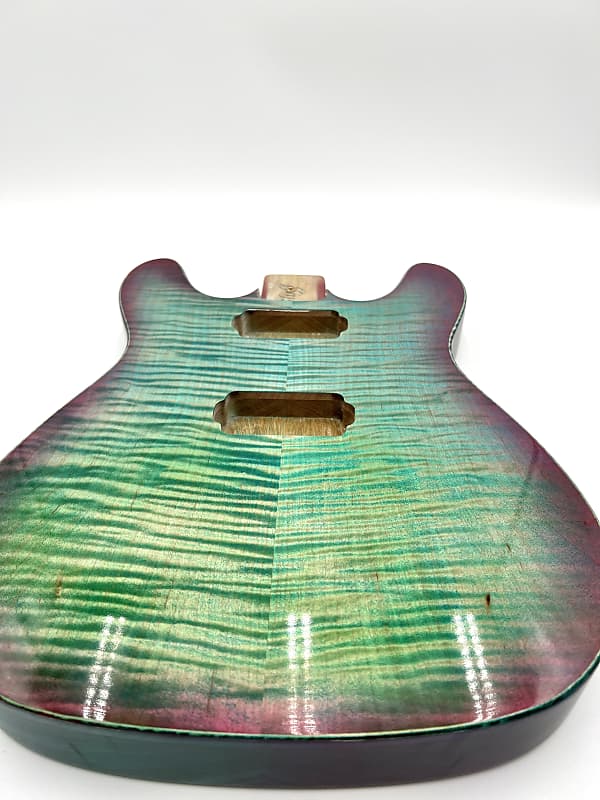 Warmtone Custom Guitars “Colorful Ocean” White Korina Back