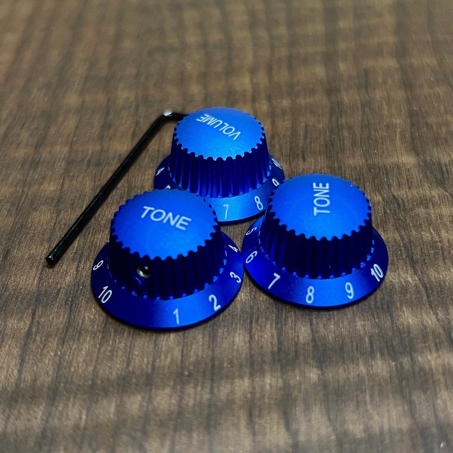 Warmtone CG Anodized Aluminum Strat Knob Set “Blue” Set Screw