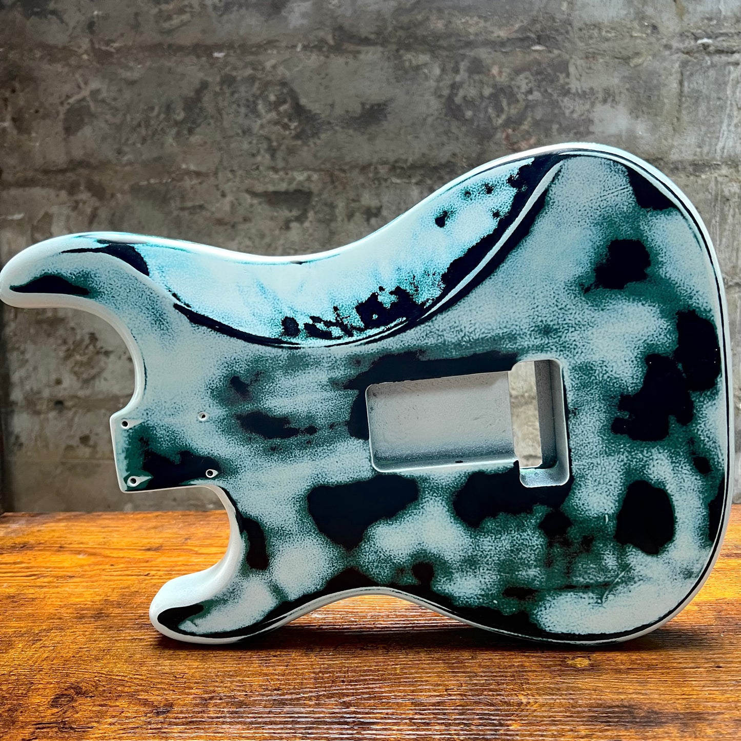 Warmtone Custom Guitars Strat Guitar Body “Jaguar Relic” Nitro