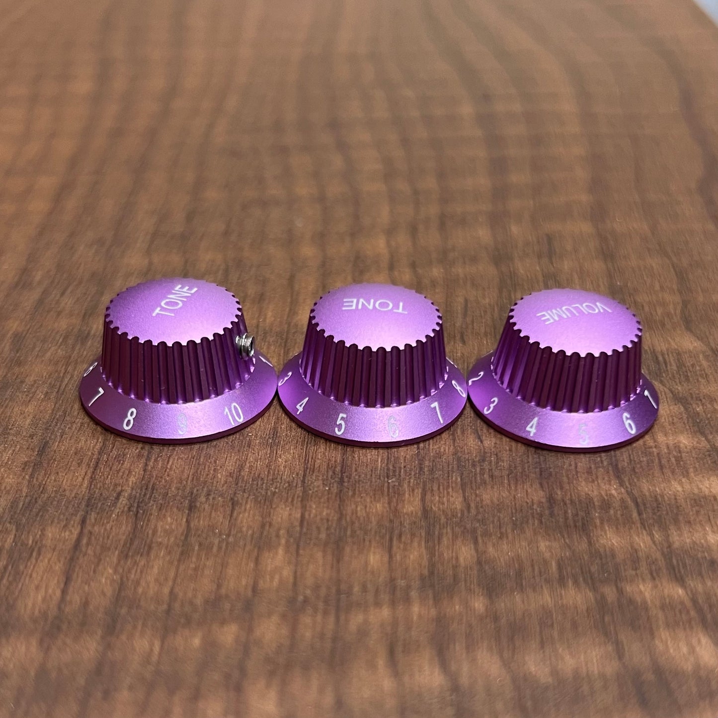Warmtone CG Anodized Aluminum Strat Knob Set “Violet” Set Screw