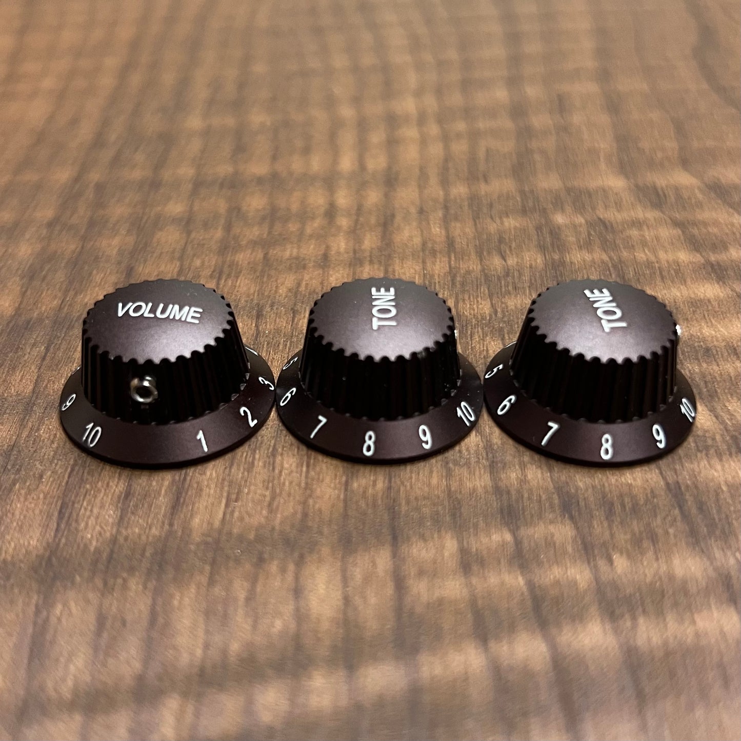 Warmtone CG Anodized Aluminum Strat Knob Set “Brown” Set Screw