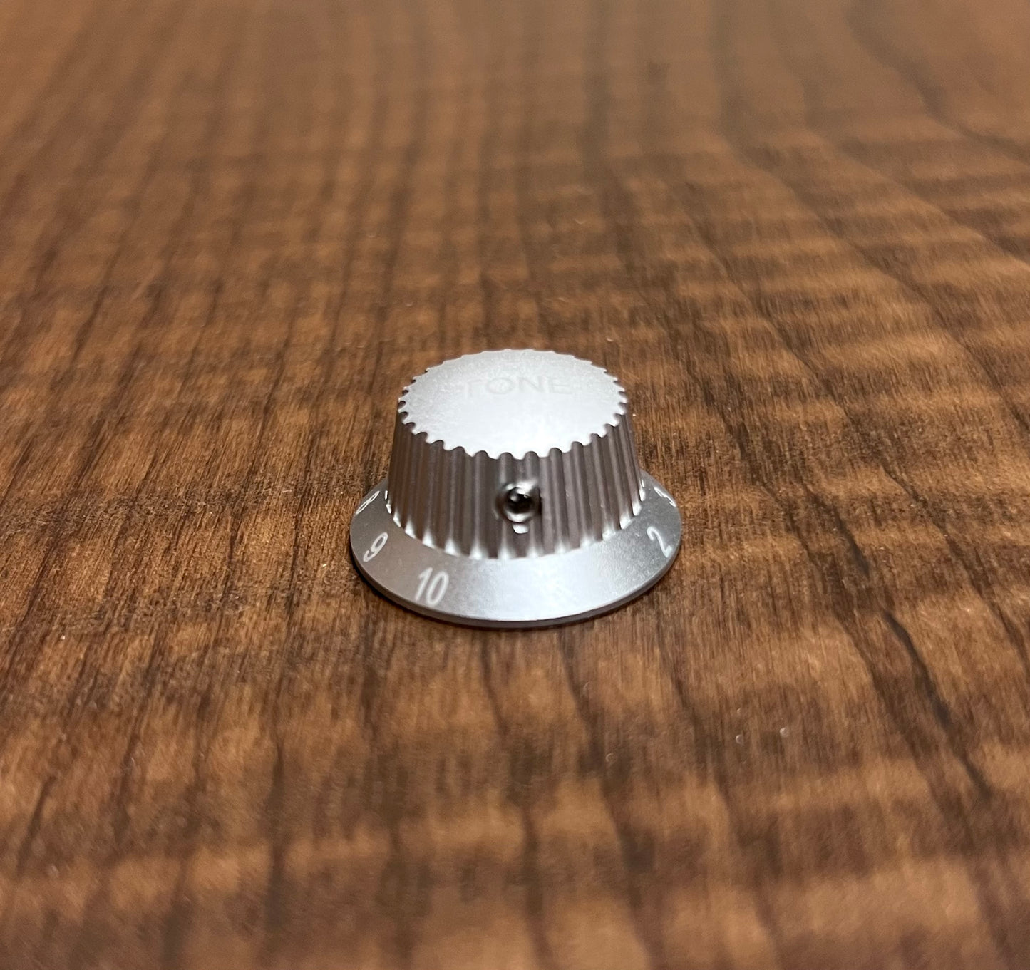 Warmtone CG Anodized Aluminum Strat Knob Set “Silver” Set Screw