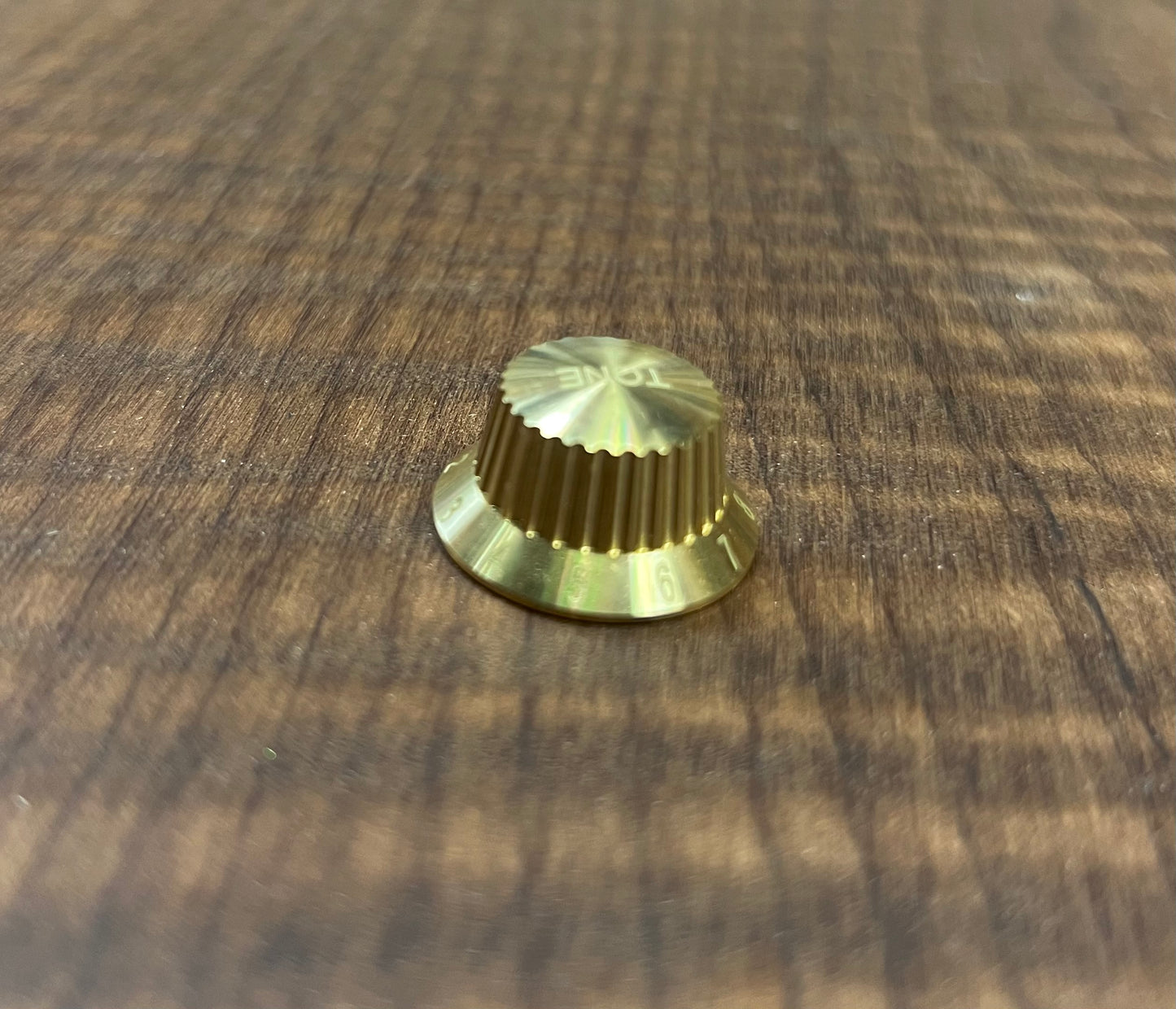 Warmtone Custom Guitars Finished Brass Strat Style Knobs Set Screw