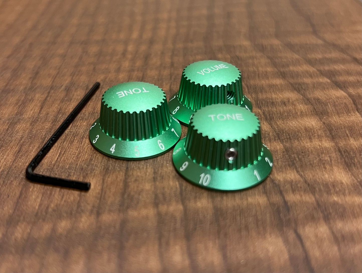 Warmtone CG Anodized Aluminum Strat Knob Set “Metallic Green” Set Screw