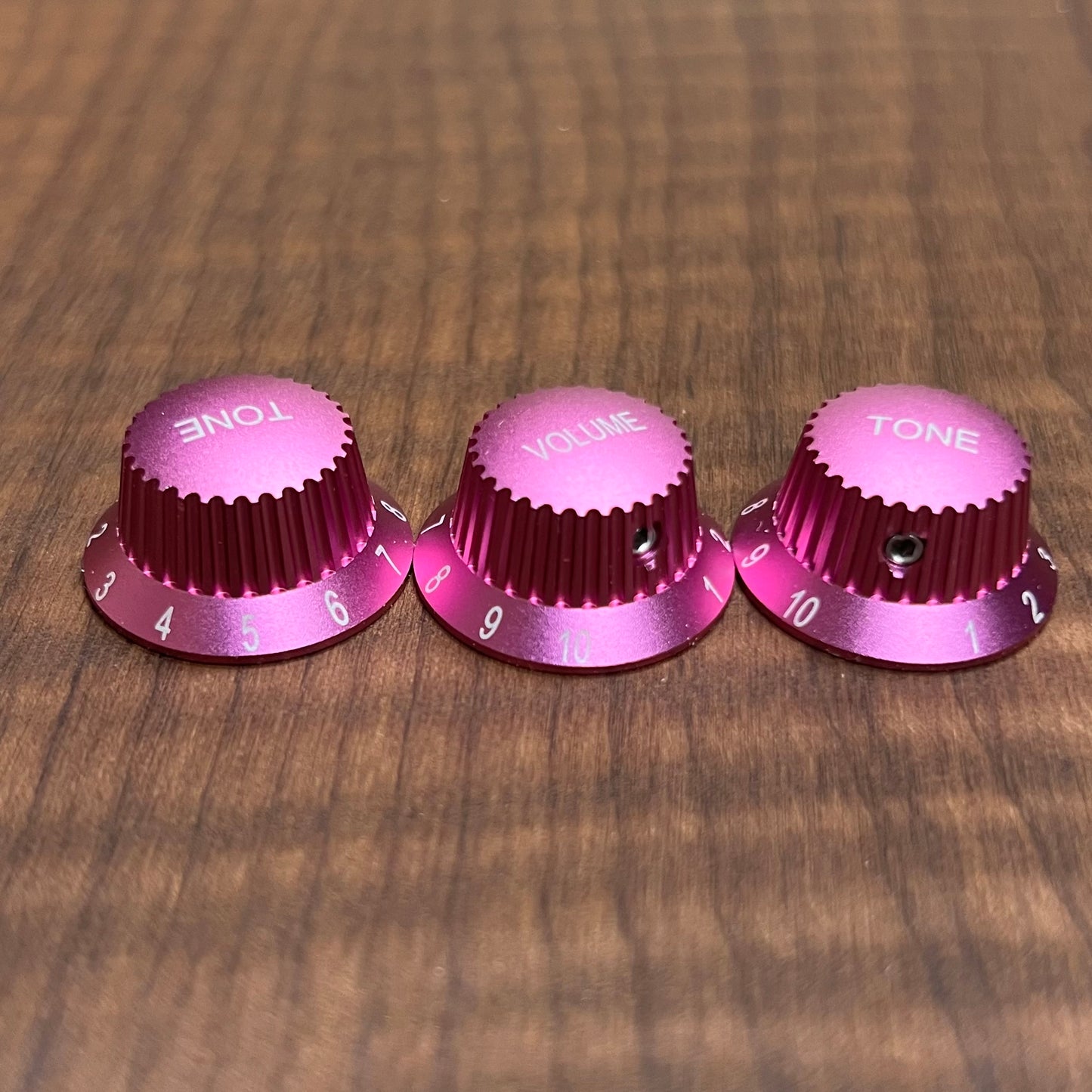 Warmtone CG Anodized Aluminum Strat Knob Set “Pink”