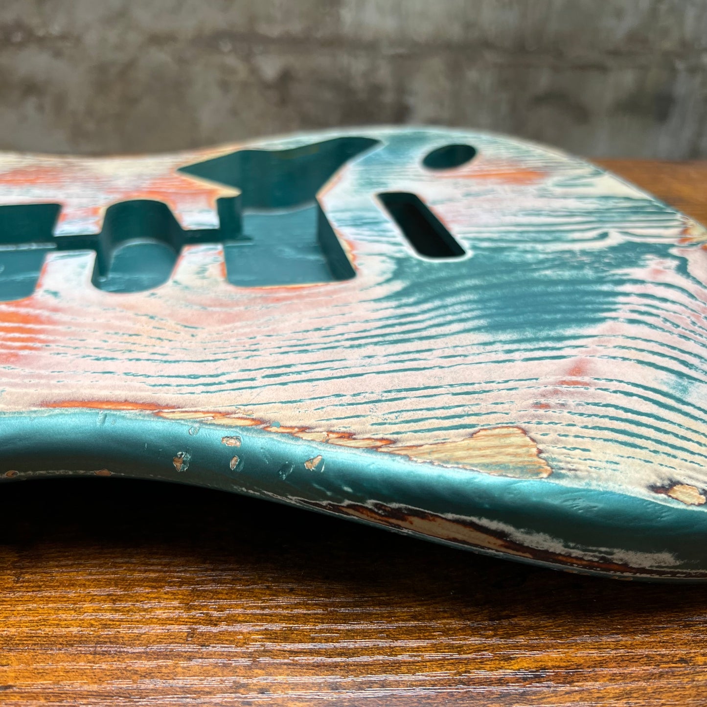 Warmtone CG HSH Strat Style Guitar Body Relic "Tiger Ash” Nitro 4.8lbs