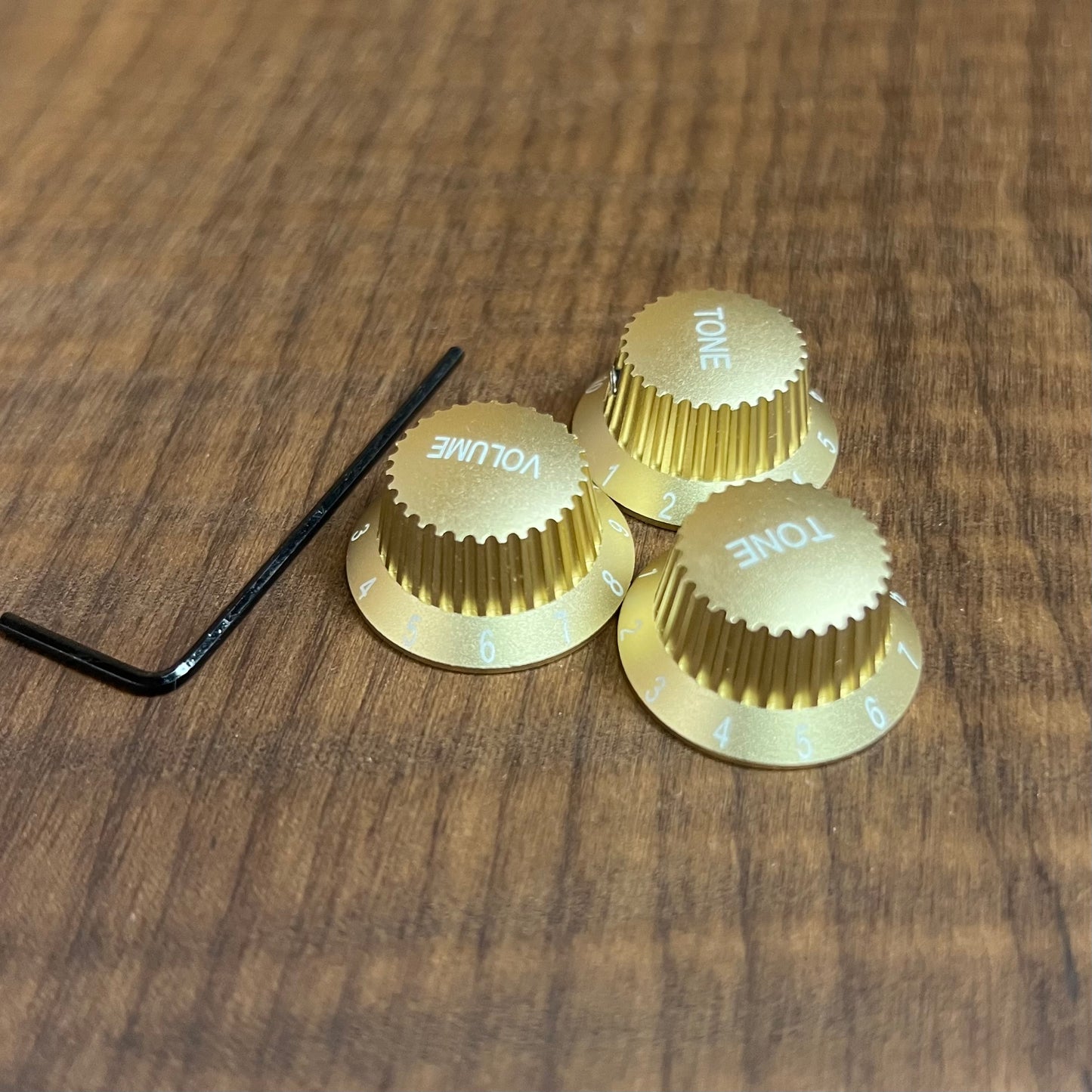 Warmtone CG Anodized Aluminum Strat Knob Set “Gold” Set Screw
