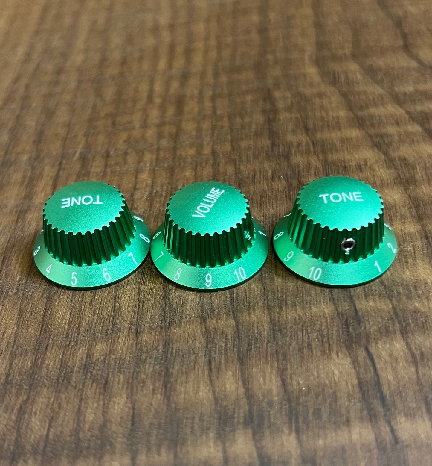 Warmtone CG Anodized Aluminum Strat Knob Set “Metallic Green” Set Screw