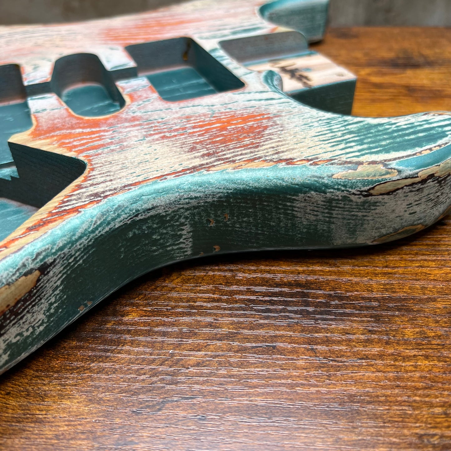 Warmtone CG HSH Strat Style Guitar Body Relic "Tiger Ash” Nitro 4.8lbs