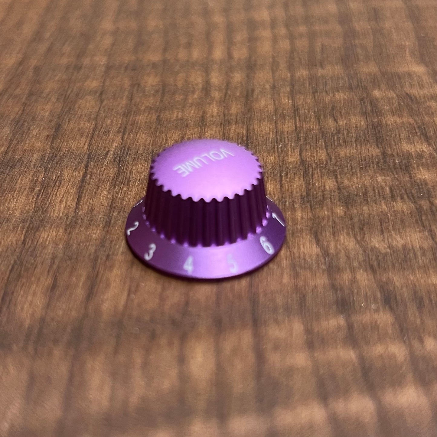 Warmtone CG Anodized Aluminum Strat Knob Set “Violet” Set Screw