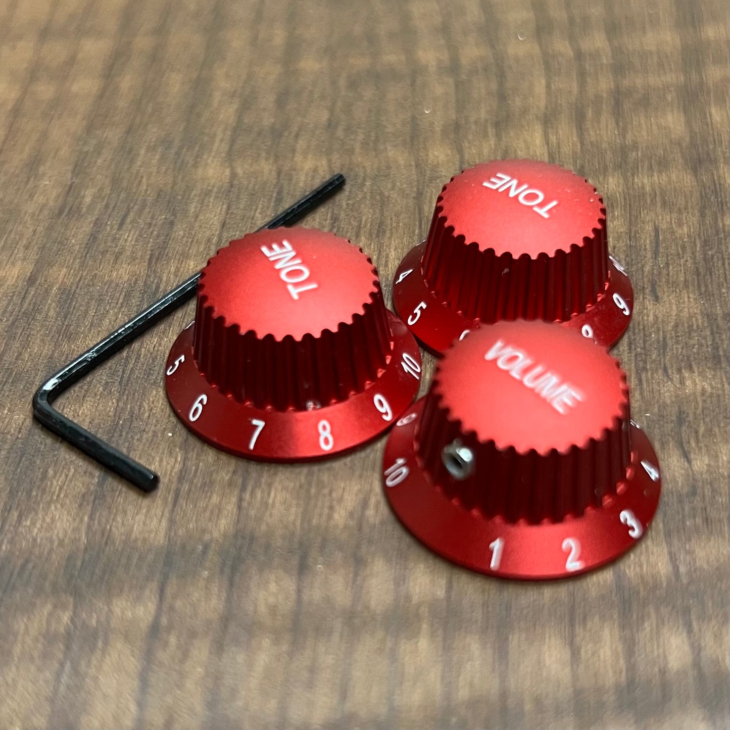 Warmtone CG Anodized Aluminum Strat Knob Set “Candy Red”