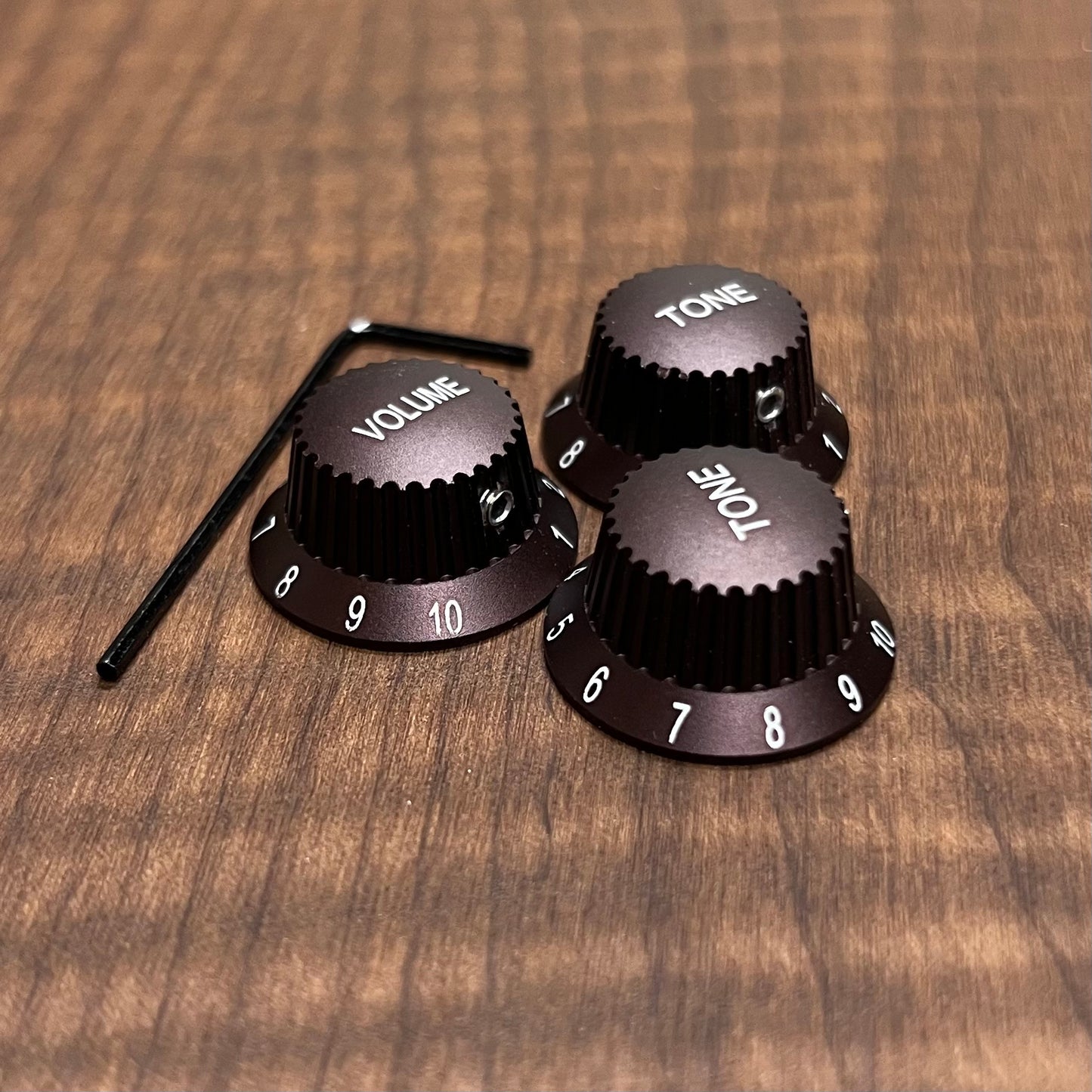 Warmtone CG Anodized Aluminum Strat Knob Set “Brown” Set Screw