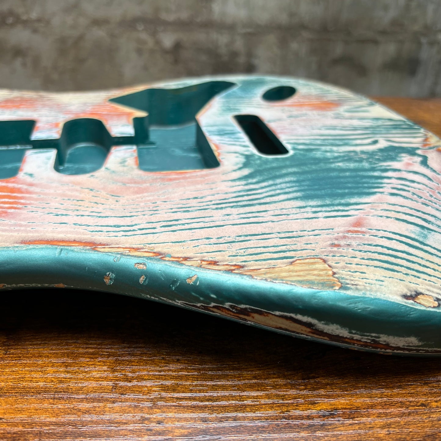 Warmtone CG HSH Strat Style Guitar Body Relic "Tiger Ash” Nitro 4.8lbs