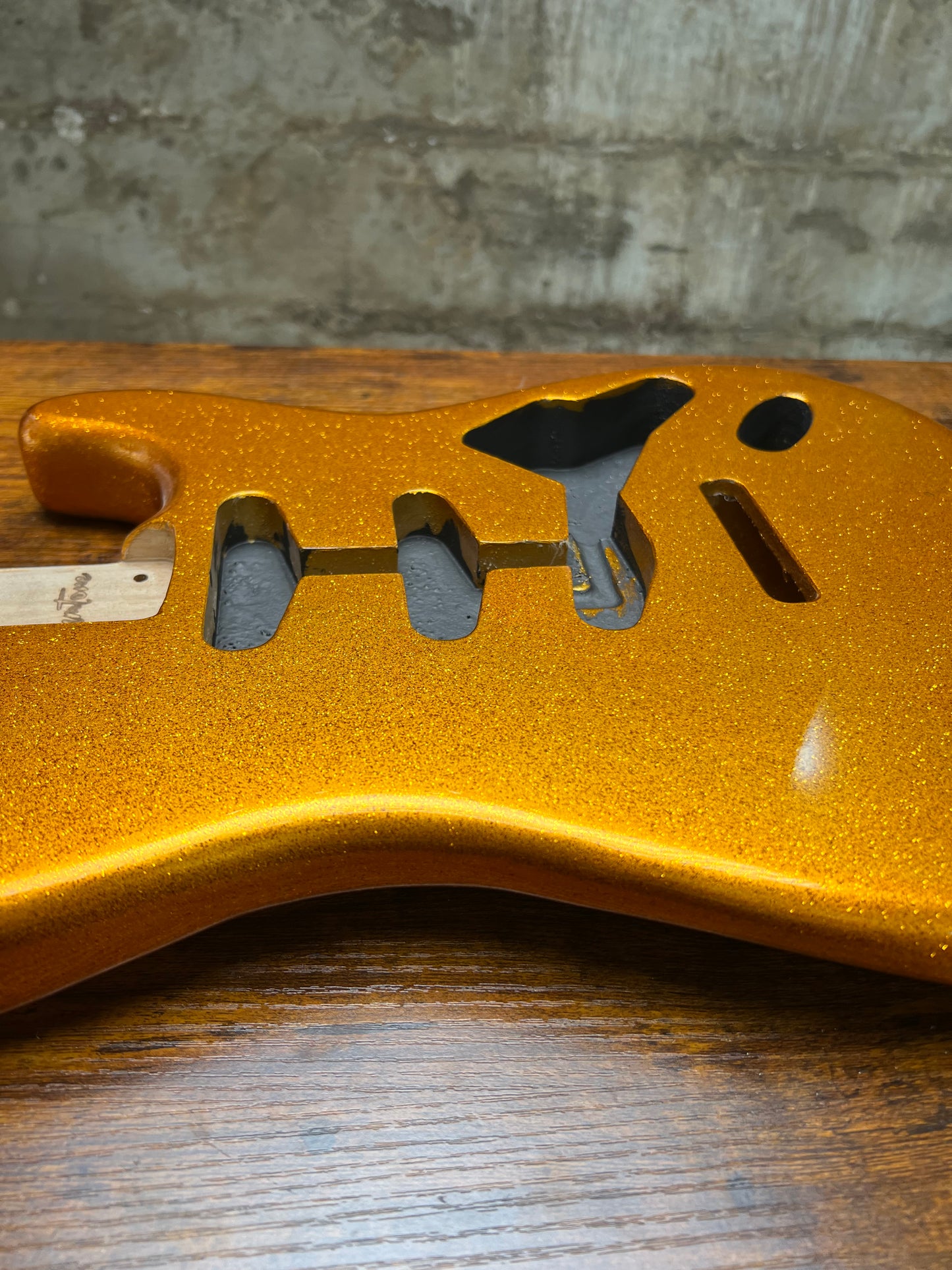Warmtone CG Strat Guitar Body “Crazy Gold Sparkle”