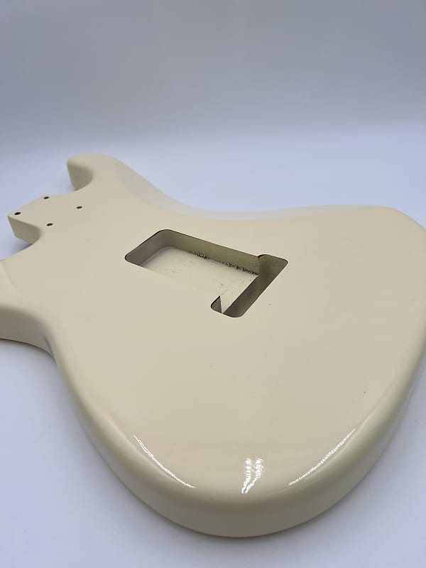 Warmtone Custom Guitars “Nitro Cream” Strat Body Nitro Finish